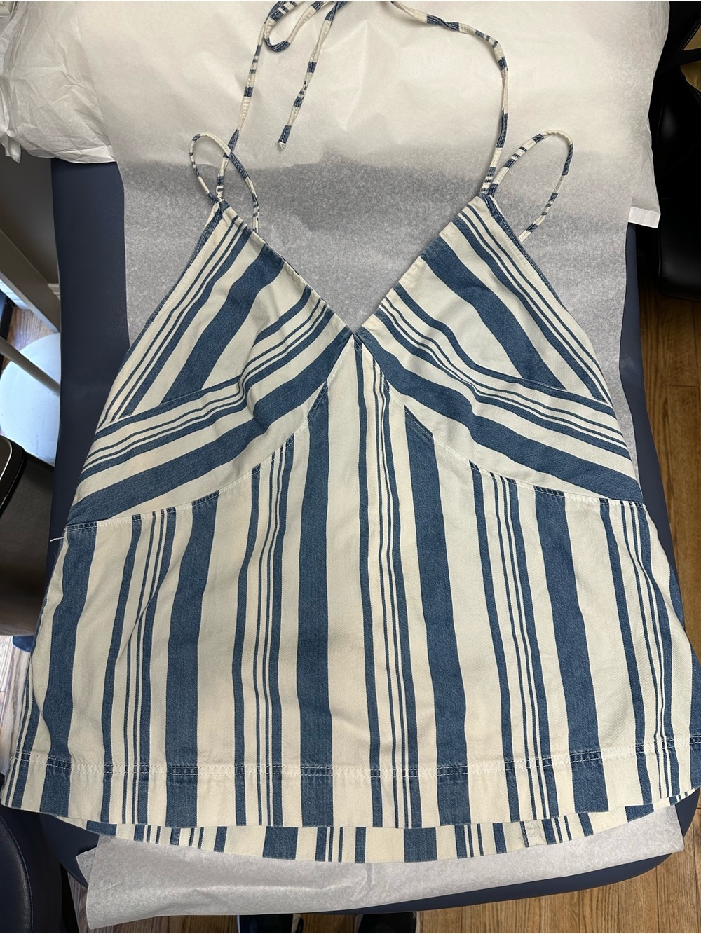 Universal Threads. XXL Striped V-Neck Strap Tank Top - Blue & White NWOT